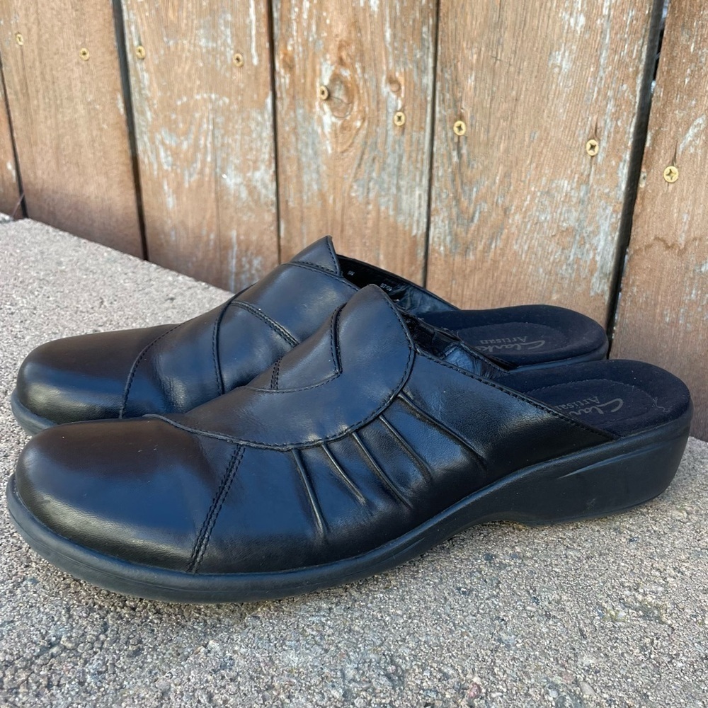 CLARKS Women’s Black Leather Artisan Slip On Lightweight Clog Size 9 Narrow